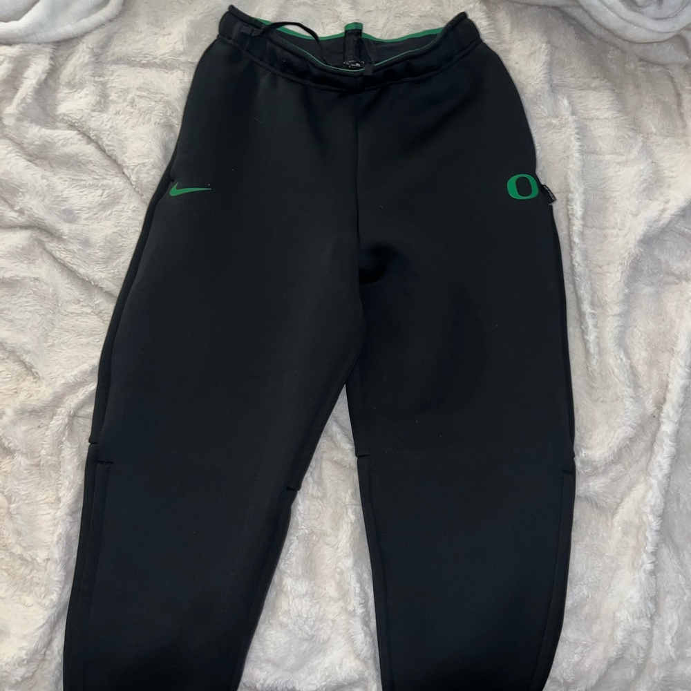 black oregon nike sweats